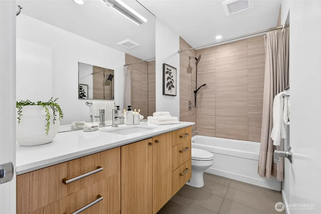 339 16th Avenue E Seattle WA 98112