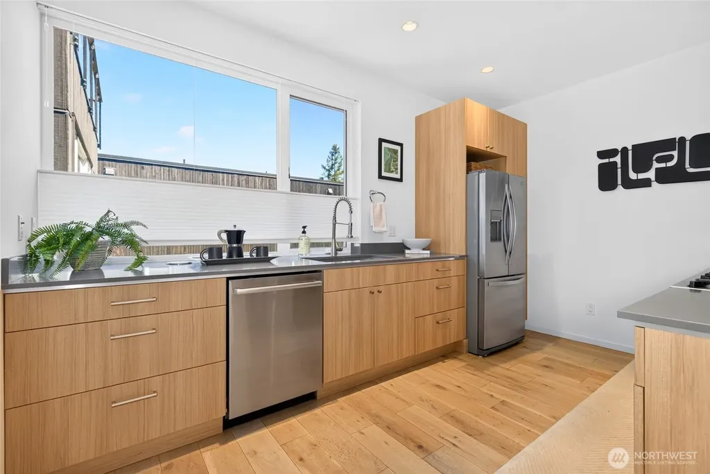 339 16th Avenue E Seattle WA 98112