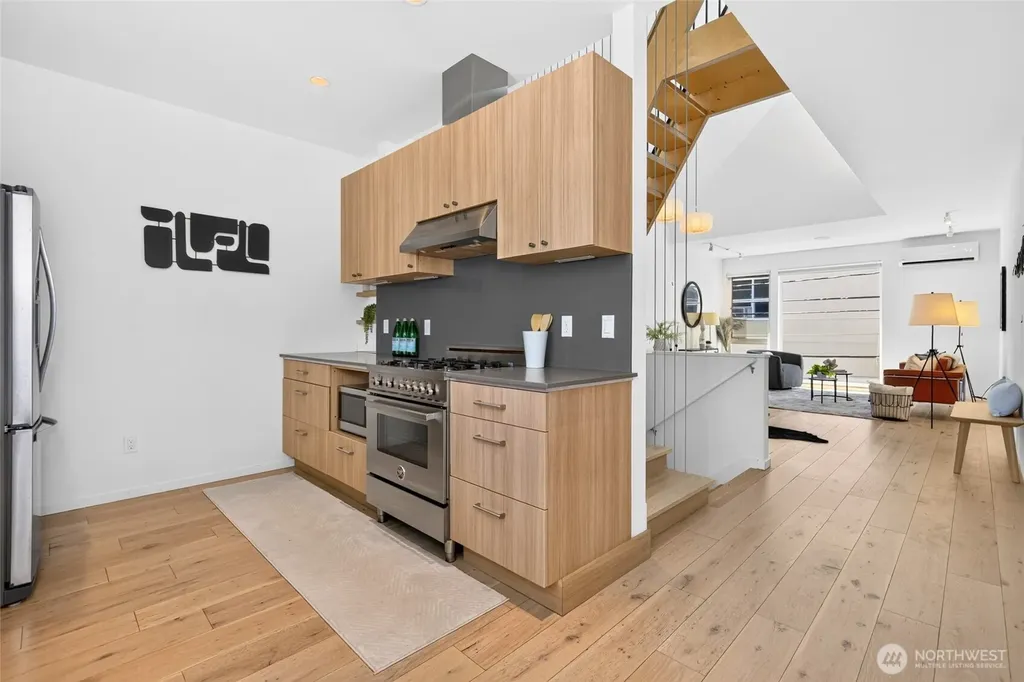 339 16th Avenue E Seattle WA 98112