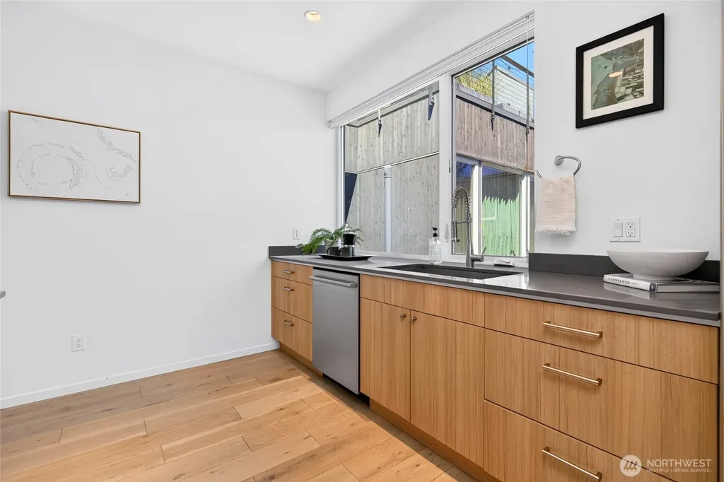 339 16th Avenue E Seattle WA 98112