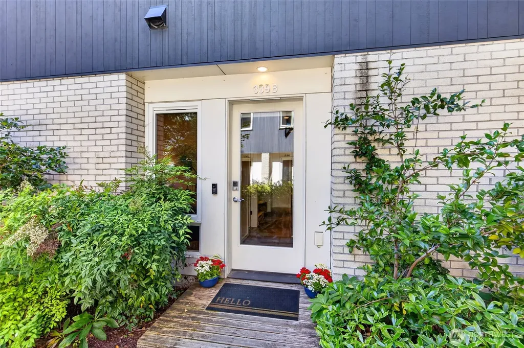 339 16th Avenue E Seattle WA 98112