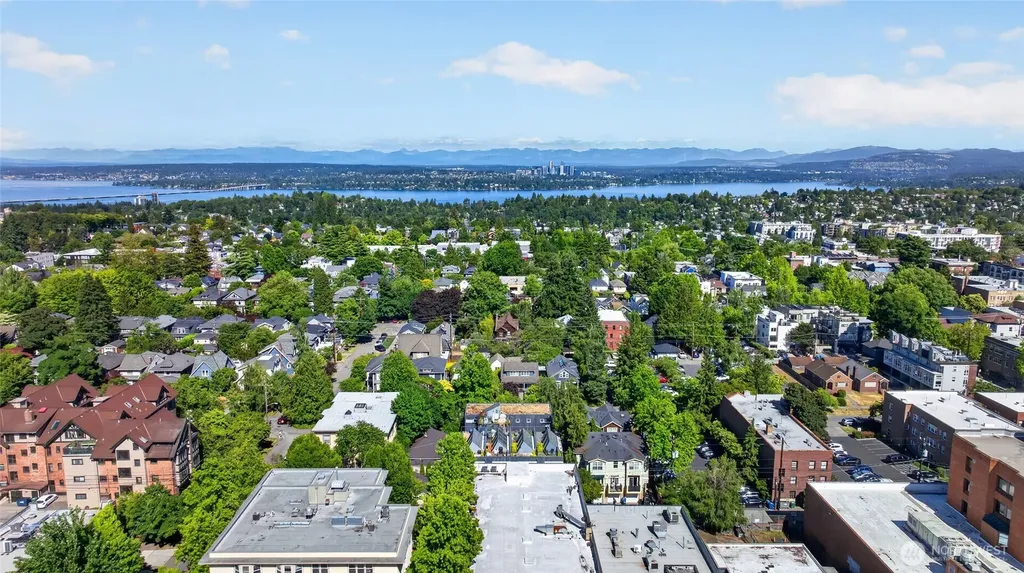 339 16th Avenue E Seattle WA 98112