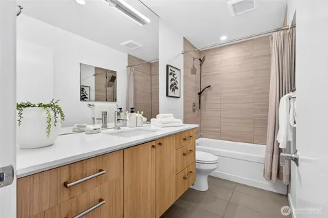 339 16th Avenue E Seattle WA 98112