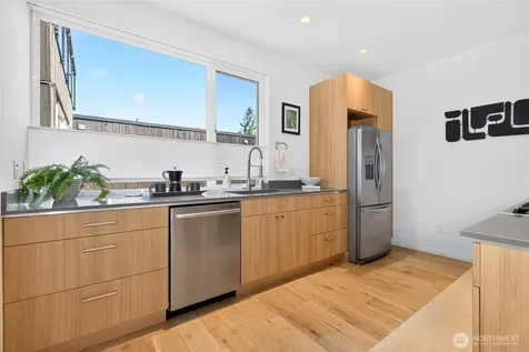 339 16th Avenue E Seattle WA 98112