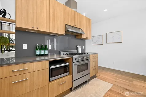 339 16th Avenue E Seattle WA 98112