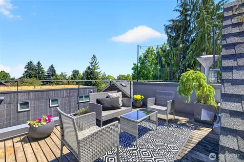 339 16th Avenue E Seattle WA 98112