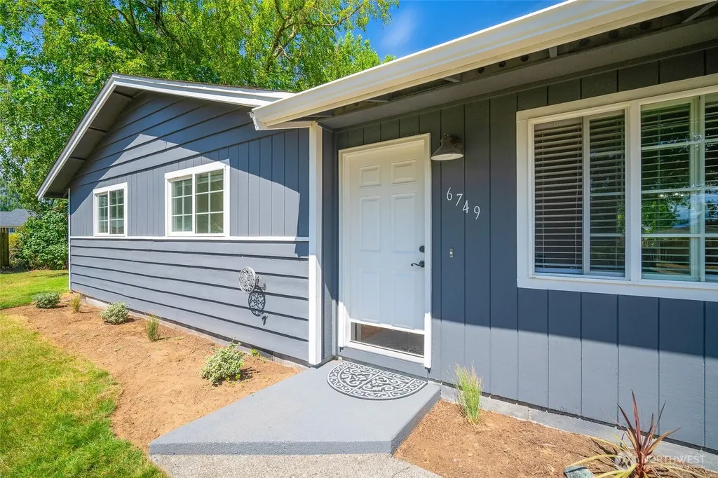 6749 Labello Drive Lynden WA 98264
