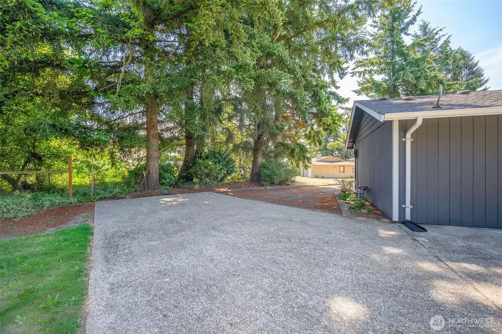 6749 Labello Drive Lynden WA 98264
