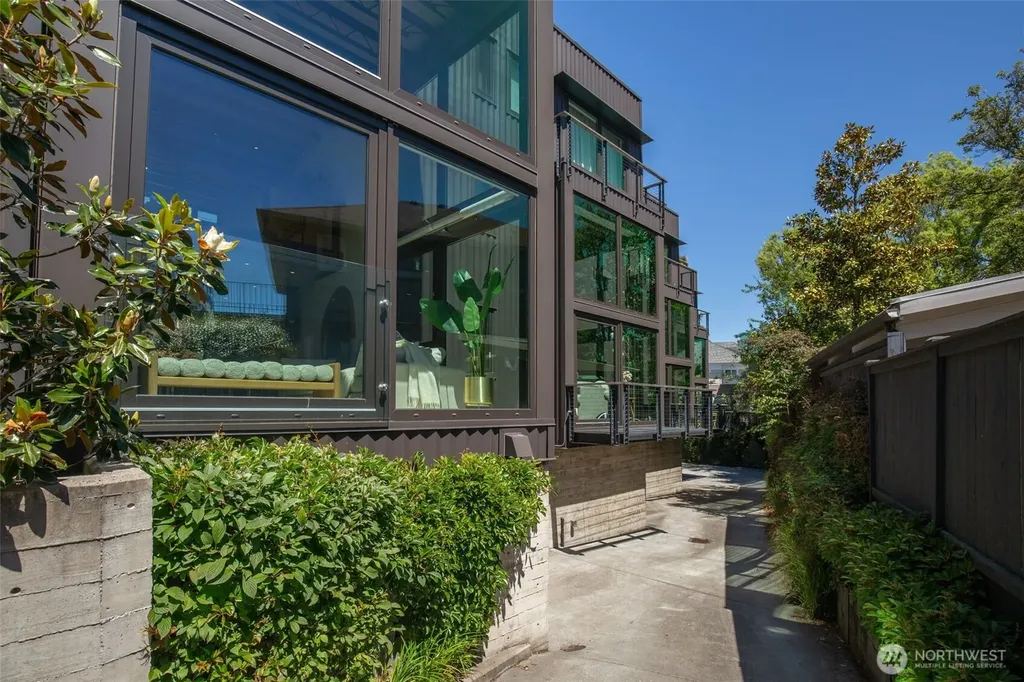 301 Lee Street Seattle WA 98109