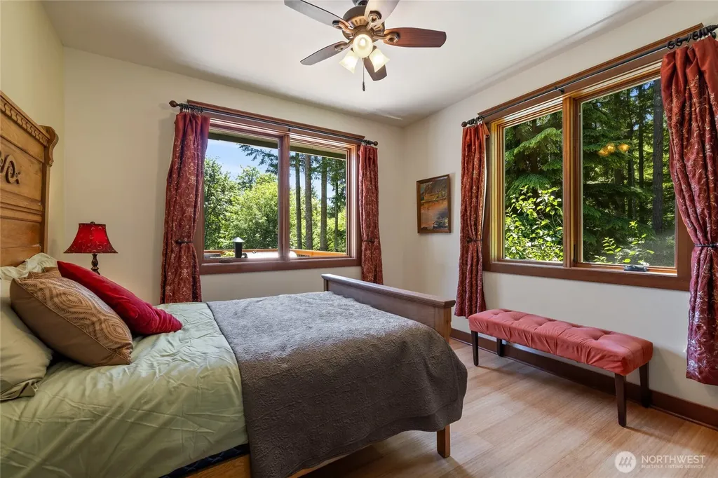 15765 Green Leaf Lane SW Port Orchard WA 98367