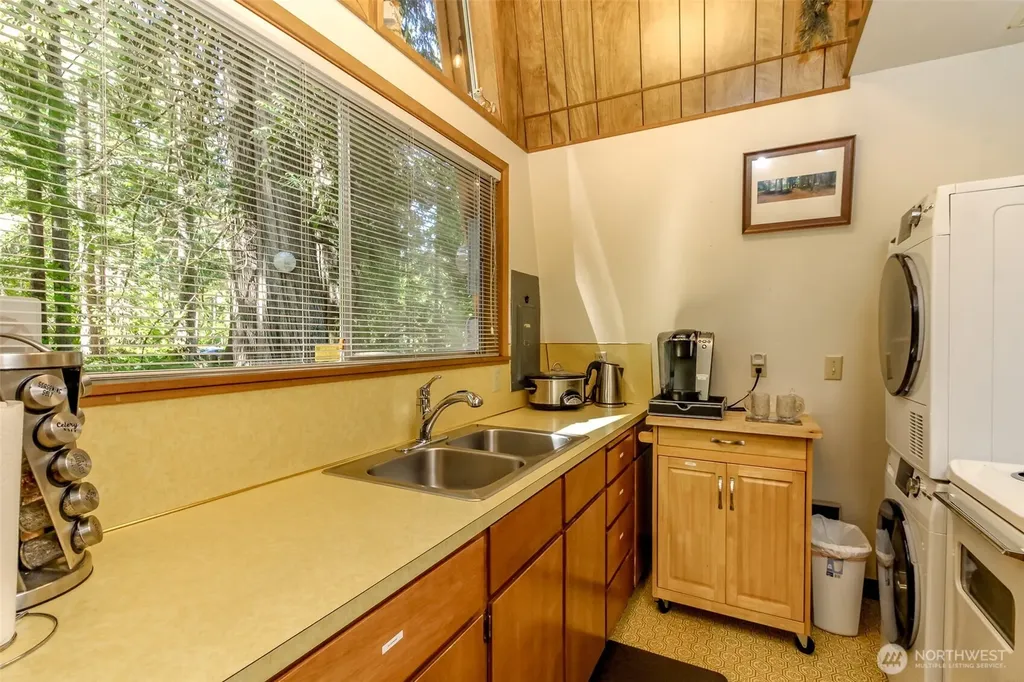 38115 564th St Ct E Ashford WA 98304