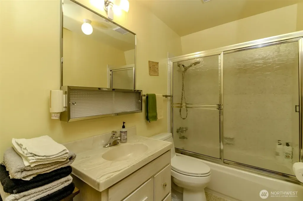 38115 564th St Ct E Ashford WA 98304