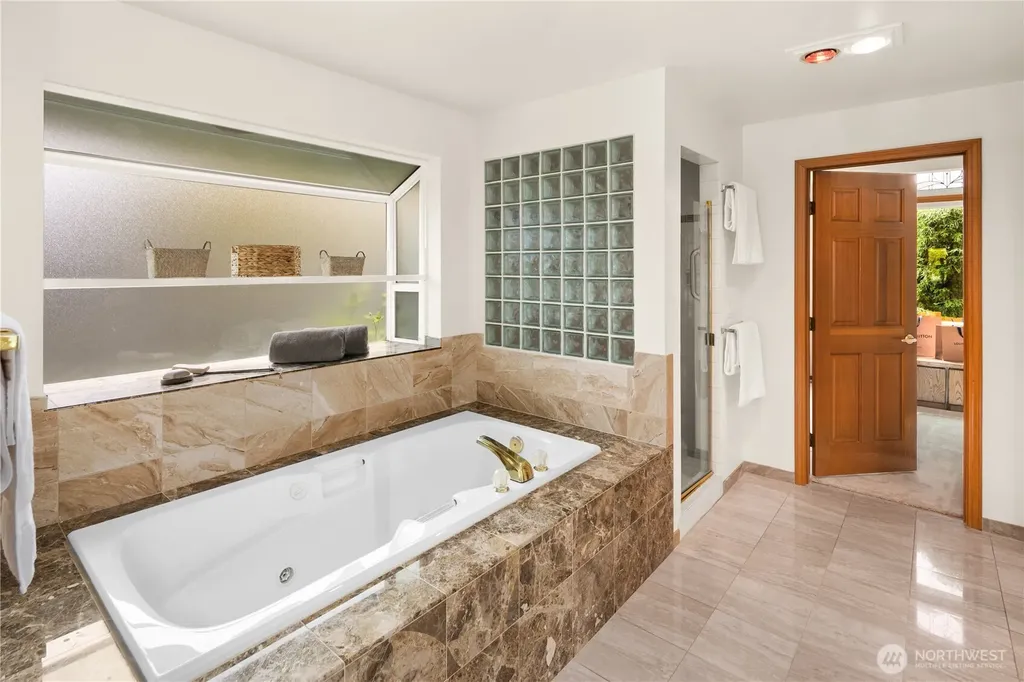 87 Cascade Key Bellevue WA 98006
