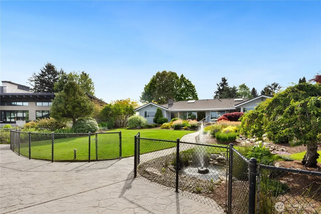 87 Cascade Key Bellevue WA 98006