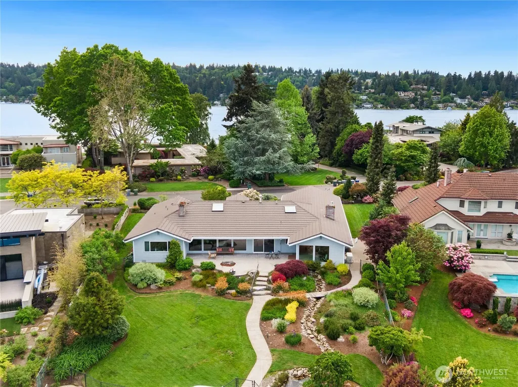87 Cascade Key Bellevue WA 98006