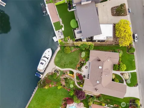 87 Cascade Key Bellevue WA 98006