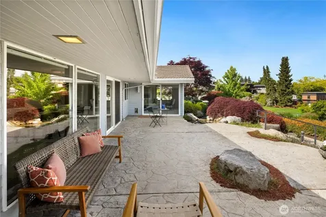 87 Cascade Key Bellevue WA 98006