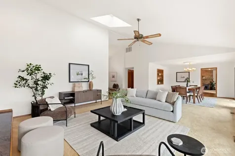 87 Cascade Key Bellevue WA 98006