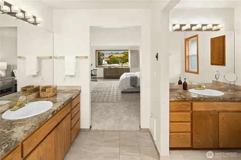 87 Cascade Key Bellevue WA 98006