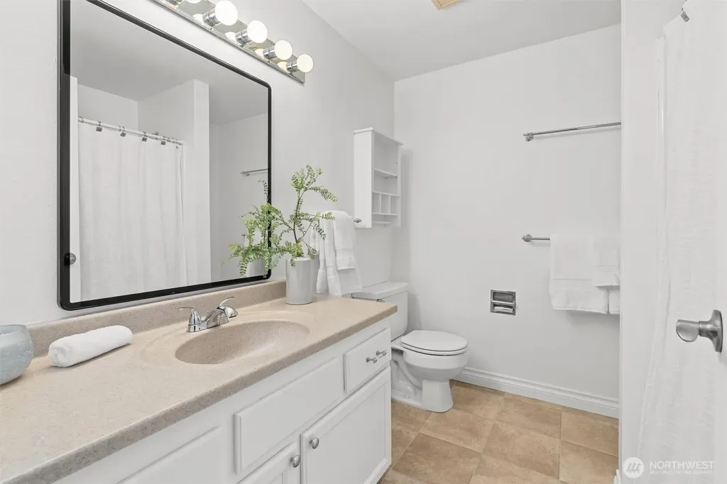 21116 80th Avenue W Edmonds WA 98026
