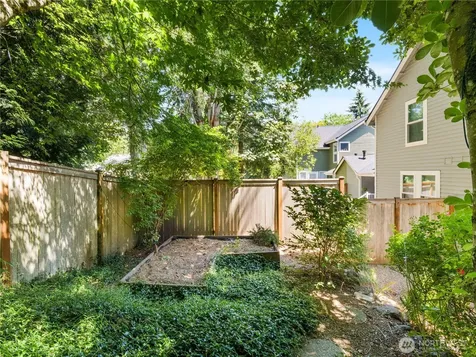 4170 244th Place SE Sammamish WA 98029