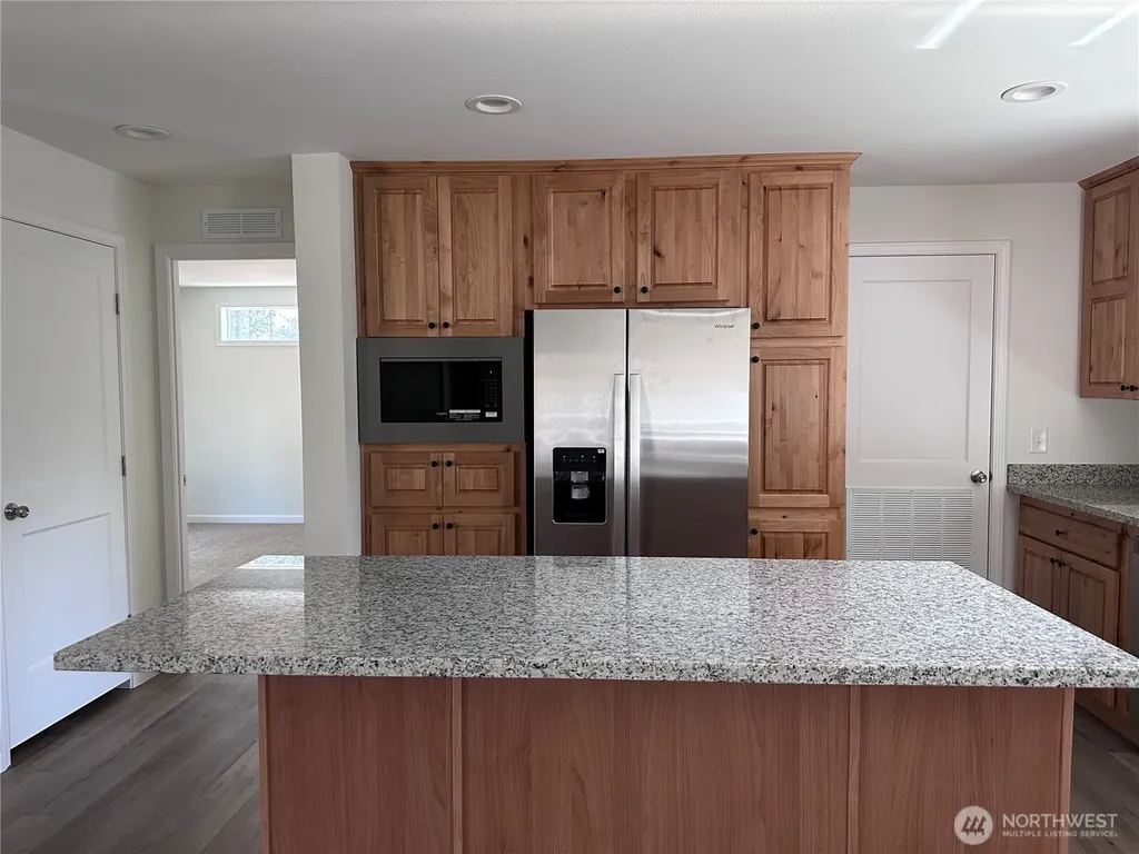 1561 E Trails End Drive Belfair WA 98528