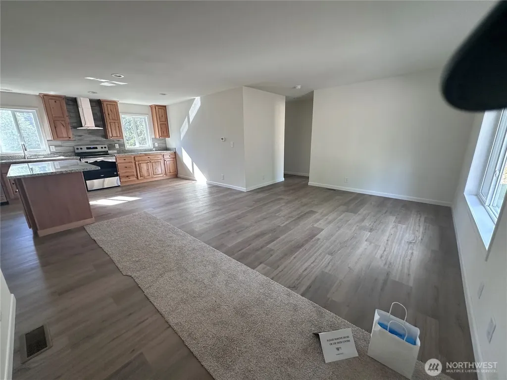 1561 E Trails End Drive Belfair WA 98528