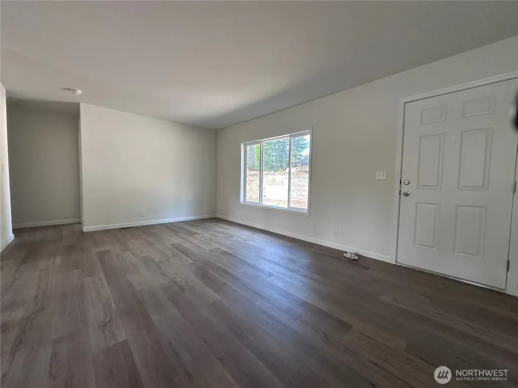 1561 E Trails End Drive Belfair WA 98528