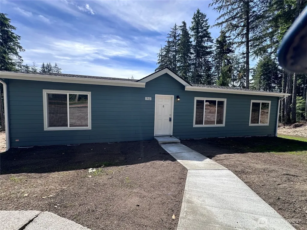 1561 E Trails End Drive Belfair WA 98528