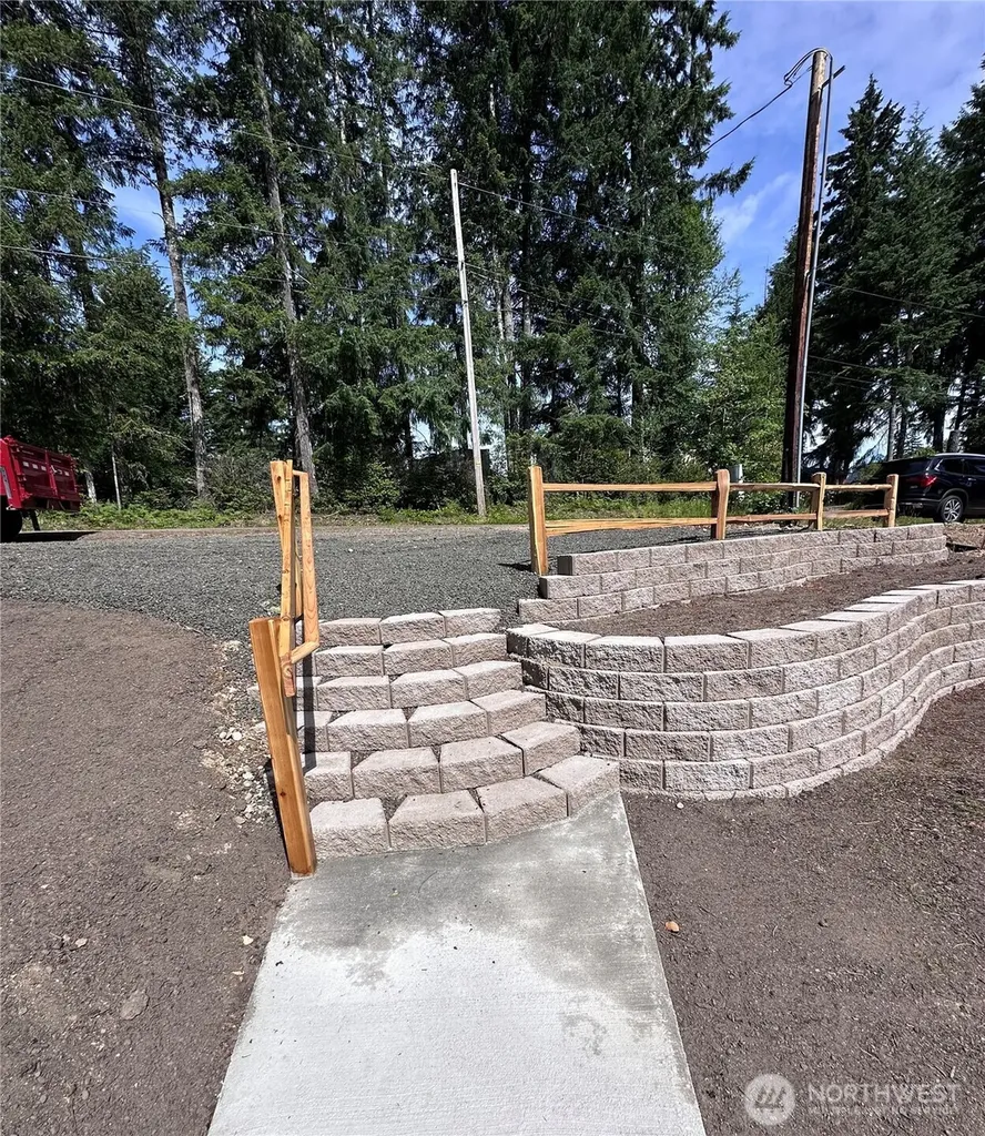 1561 E Trails End Drive Belfair WA 98528