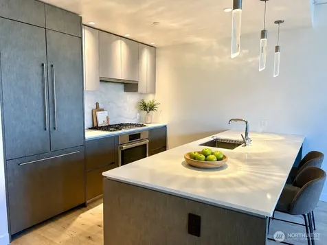2510 6th Avenue Seattle WA 98121