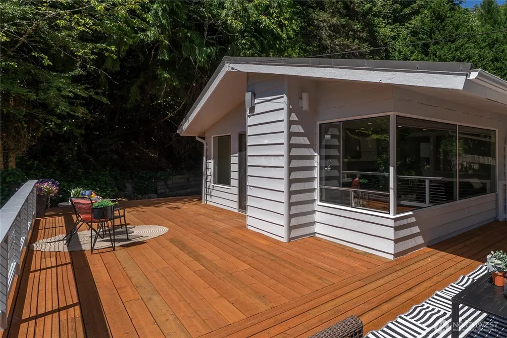 6620 NE 129th Street Kirkland WA 98034