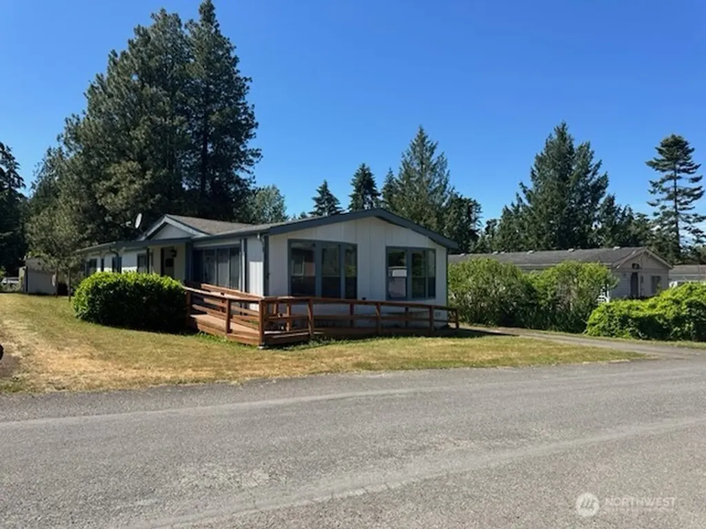 90 Baywood Village Road Sequim WA 98382