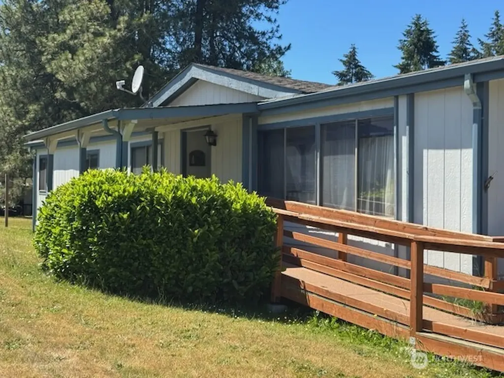 90 Baywood Village Road Sequim WA 98382