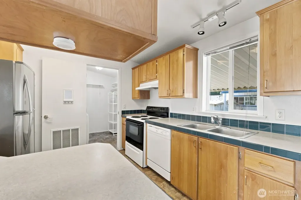 2302 R Street SE Auburn WA 98002