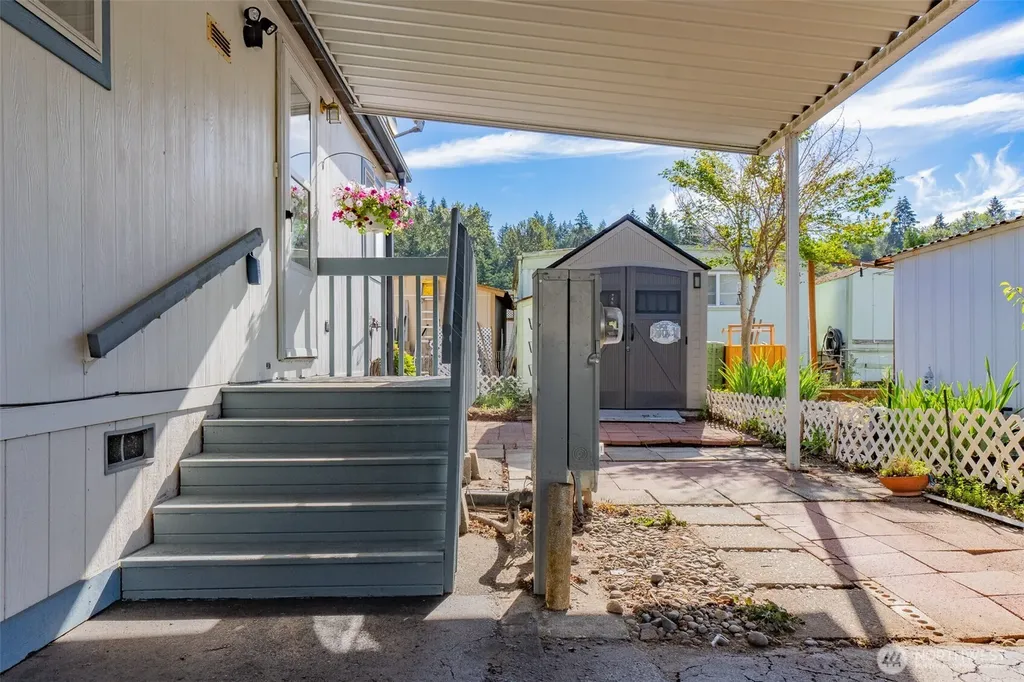 2302 R Street SE Auburn WA 98002