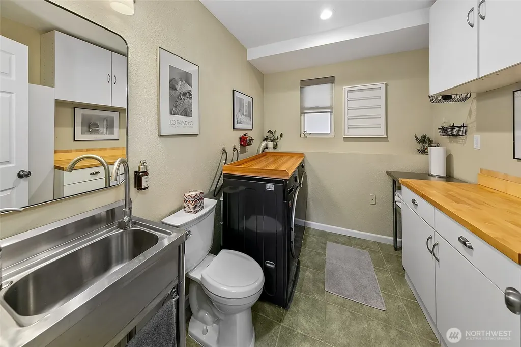 10704 126th Avenue NE Kirkland WA 98033