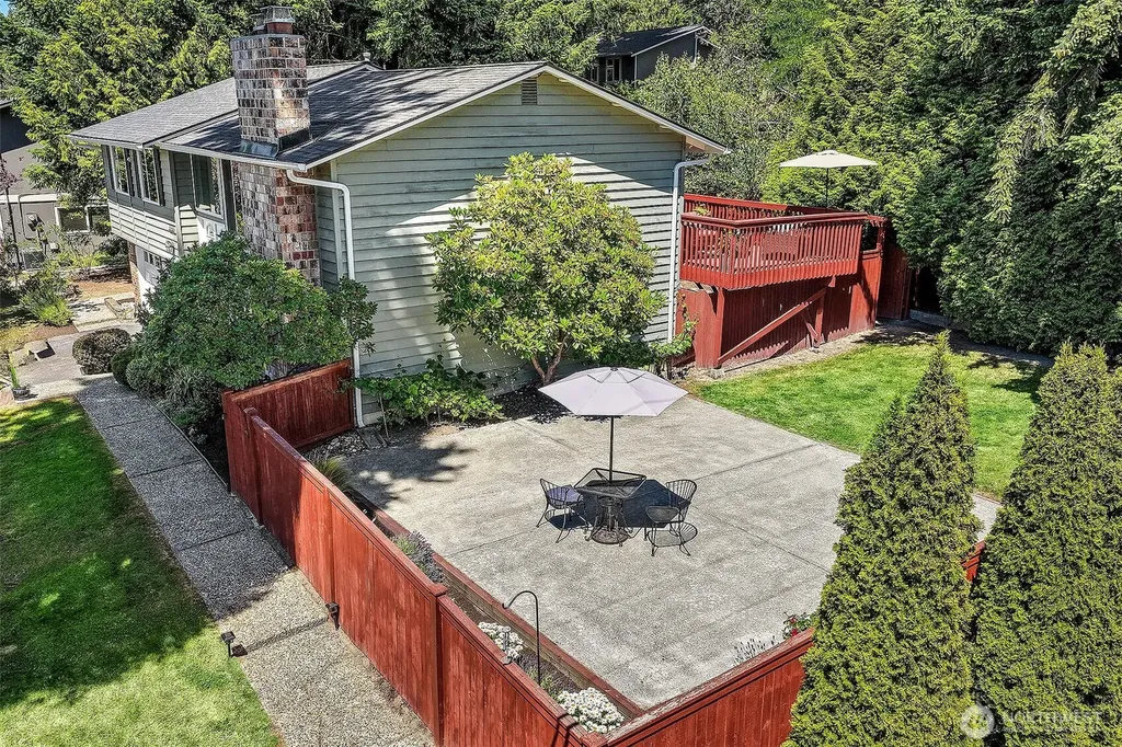 10704 126th Avenue NE Kirkland WA 98033