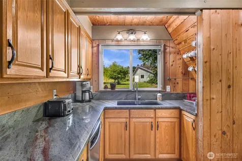 1418 E Blackburn Road Mount Vernon WA 98274
