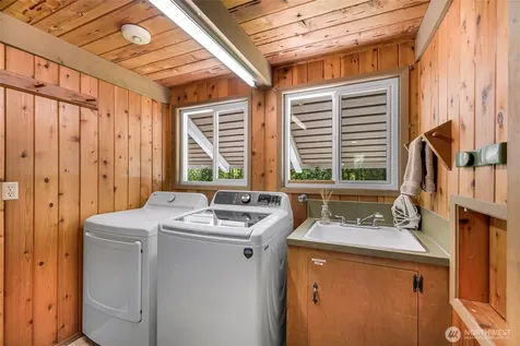 1418 E Blackburn Road Mount Vernon WA 98274