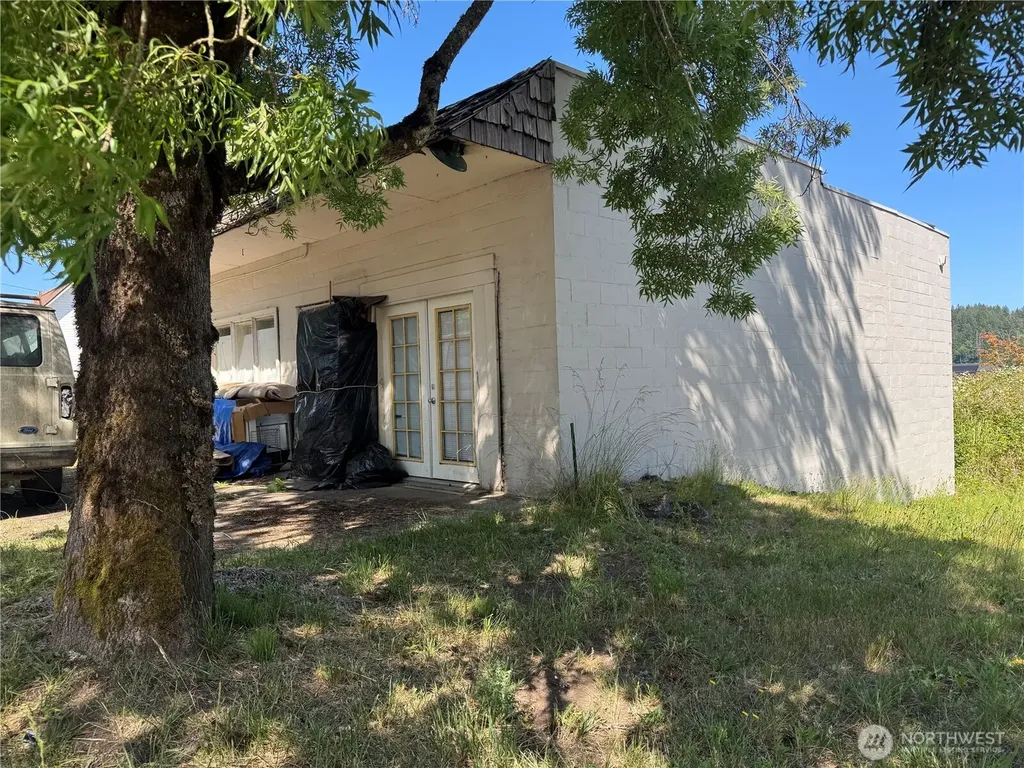 18480 E State Route 3 Allyn WA 98524