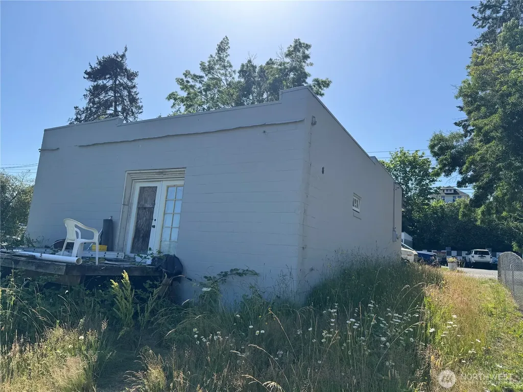 18480 E State Route 3 Allyn WA 98524