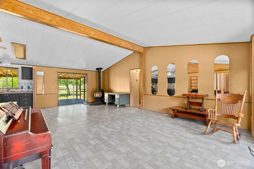 1491 E Spencer Lake Road Shelton WA 98584