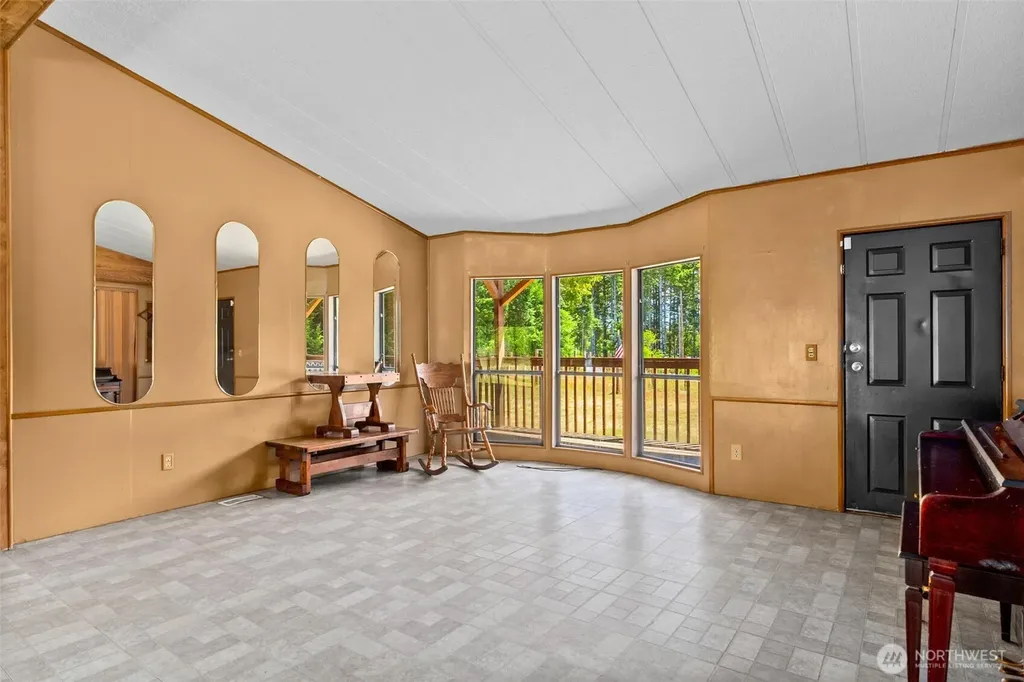 1491 E Spencer Lake Road Shelton WA 98584