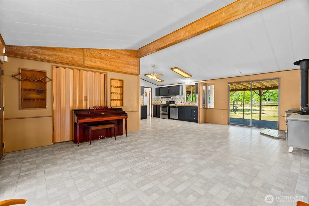 1491 E Spencer Lake Road Shelton WA 98584
