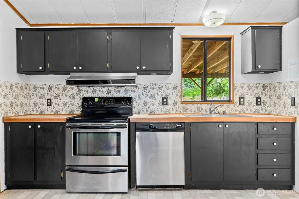 1491 E Spencer Lake Road Shelton WA 98584