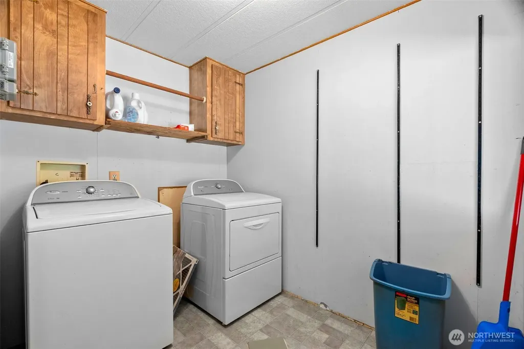 1491 E Spencer Lake Road Shelton WA 98584