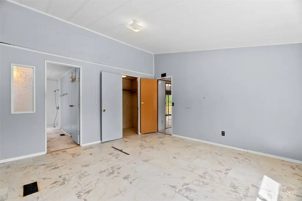 1491 E Spencer Lake Road Shelton WA 98584