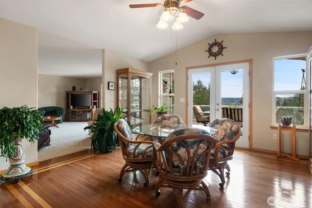 341 E Rainier Court Allyn WA 98524