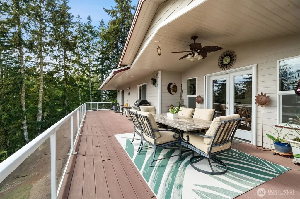 341 E Rainier Court Allyn WA 98524